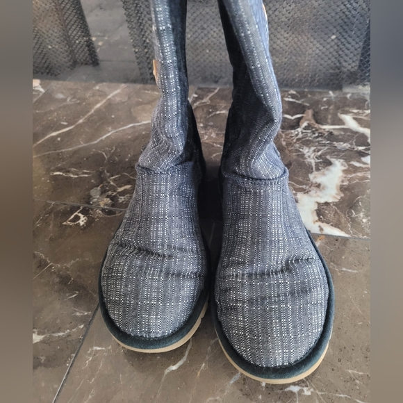 UGG Boots Size 5 - Picture 6 of 6